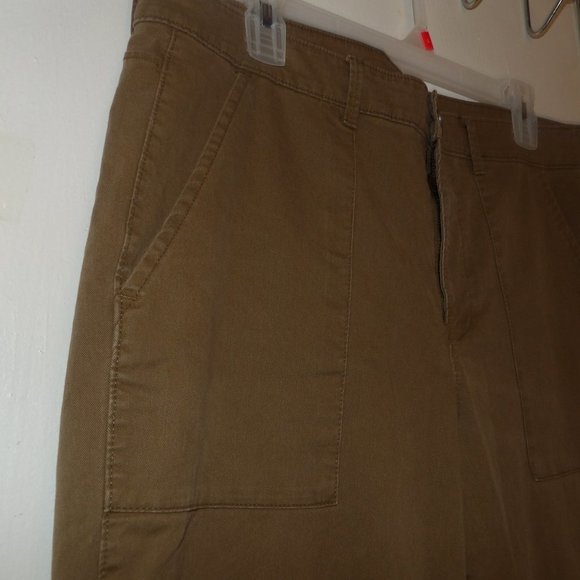 Good Condition Old Navy Cropped Cargo Pants Sz 12 - Picture 4 of 9
